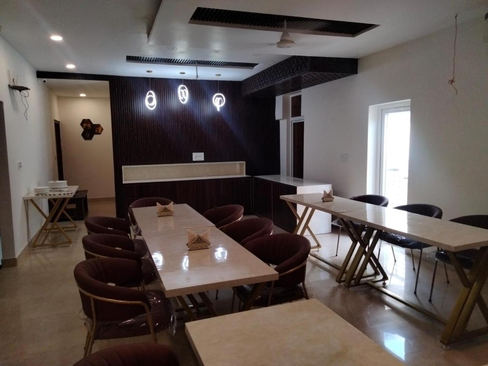Oyo 22115 호텔 D 플라자 Zirakpur 외부 사진