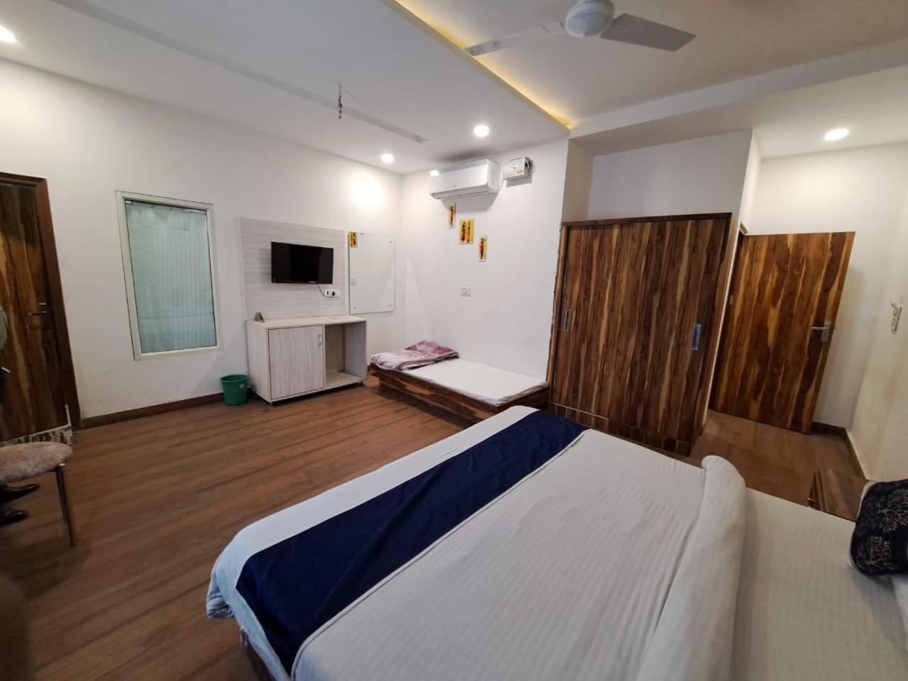 Oyo 22115 호텔 D 플라자 Zirakpur 외부 사진