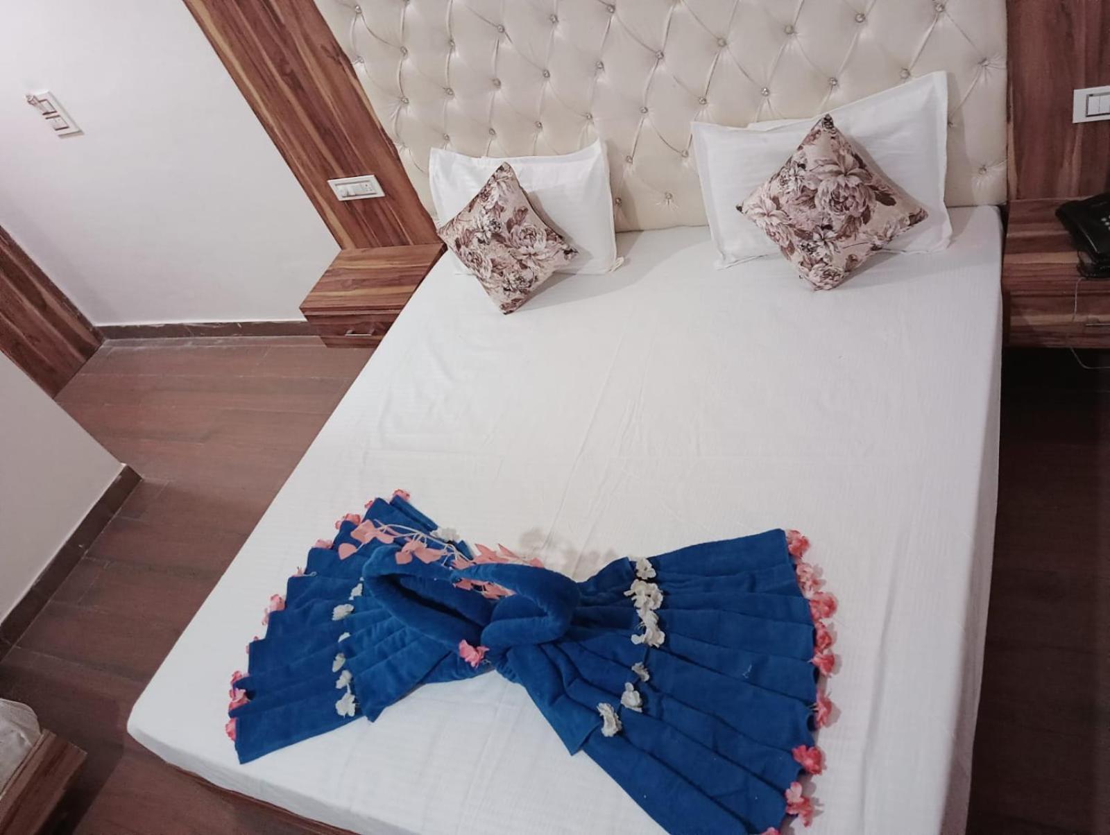 Oyo 22115 호텔 D 플라자 Zirakpur 외부 사진