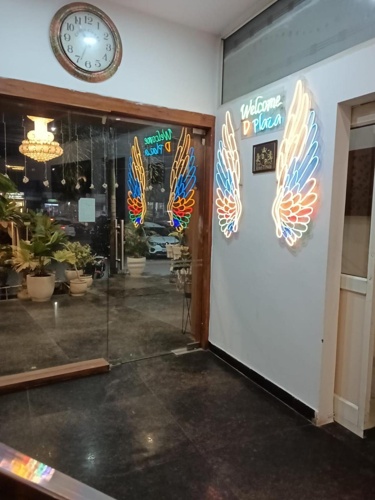 Oyo 22115 호텔 D 플라자 Zirakpur 외부 사진