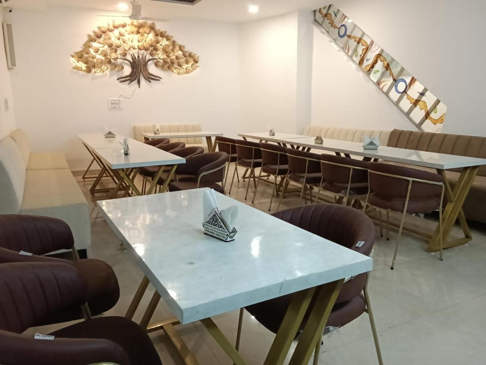 Oyo 22115 호텔 D 플라자 Zirakpur 외부 사진